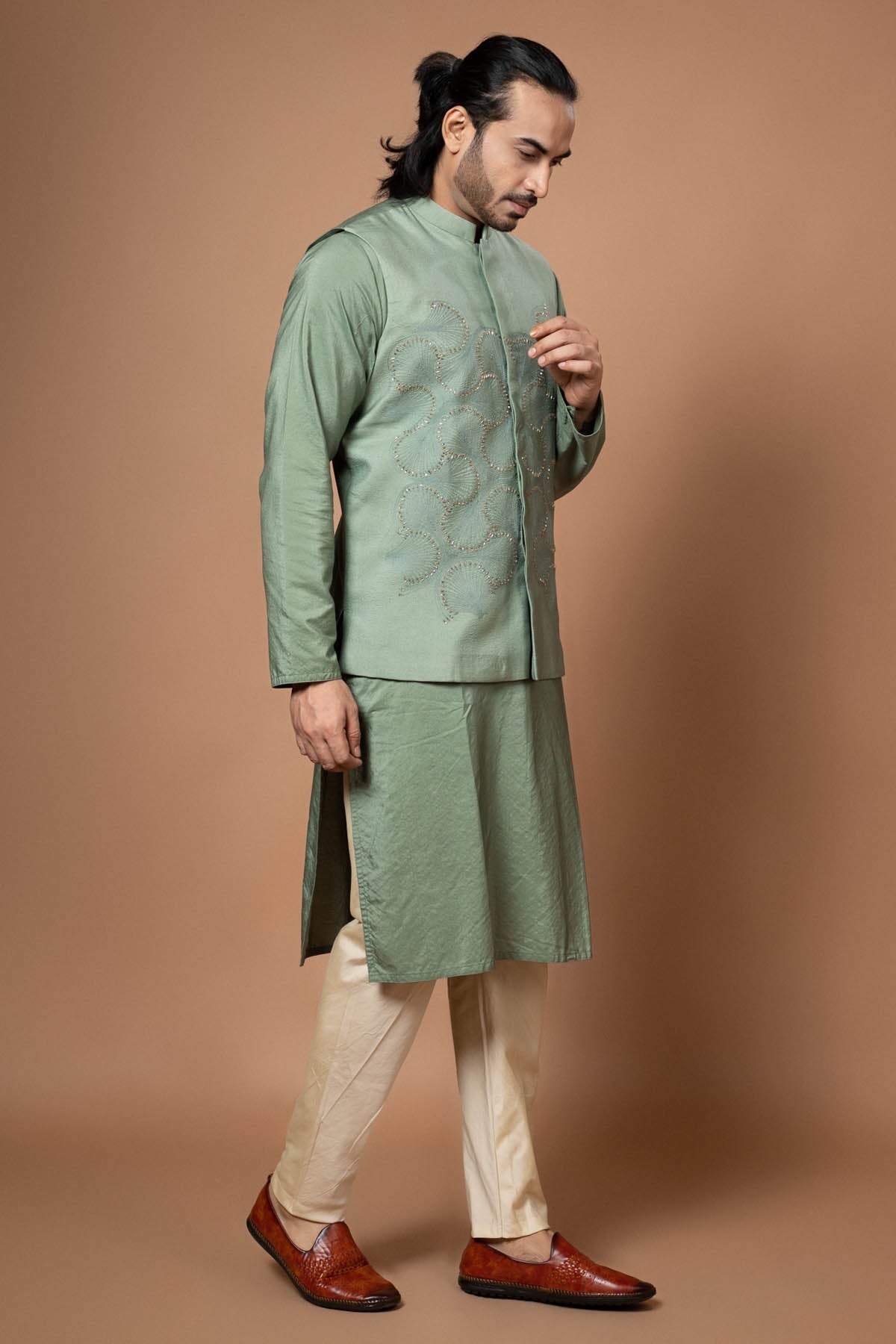 Priyanka Haralalka Embroidered Green Bundi Set for men online at ScrollnShops