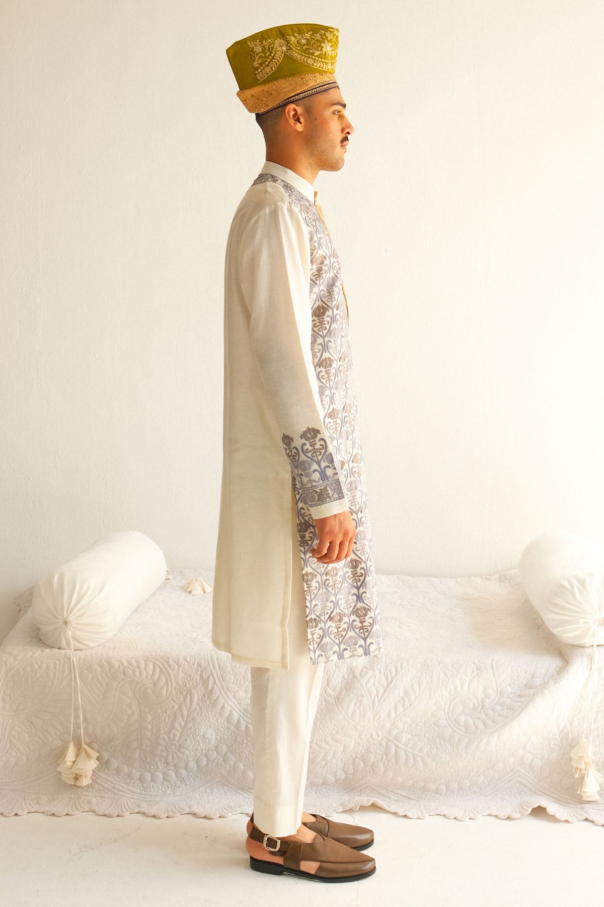 Embroidered Ivory Kurta & Pyjama