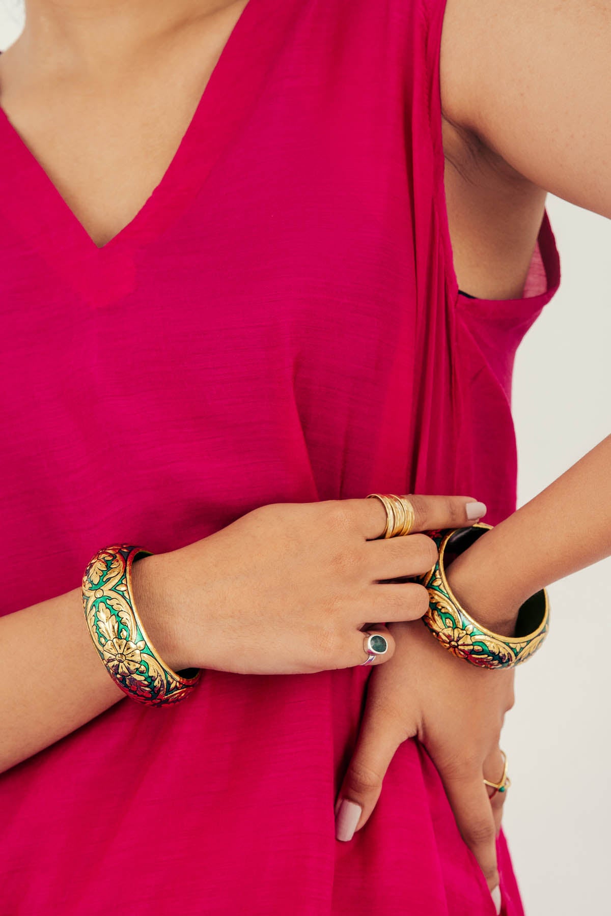 Floral Motif Kairi Bangle