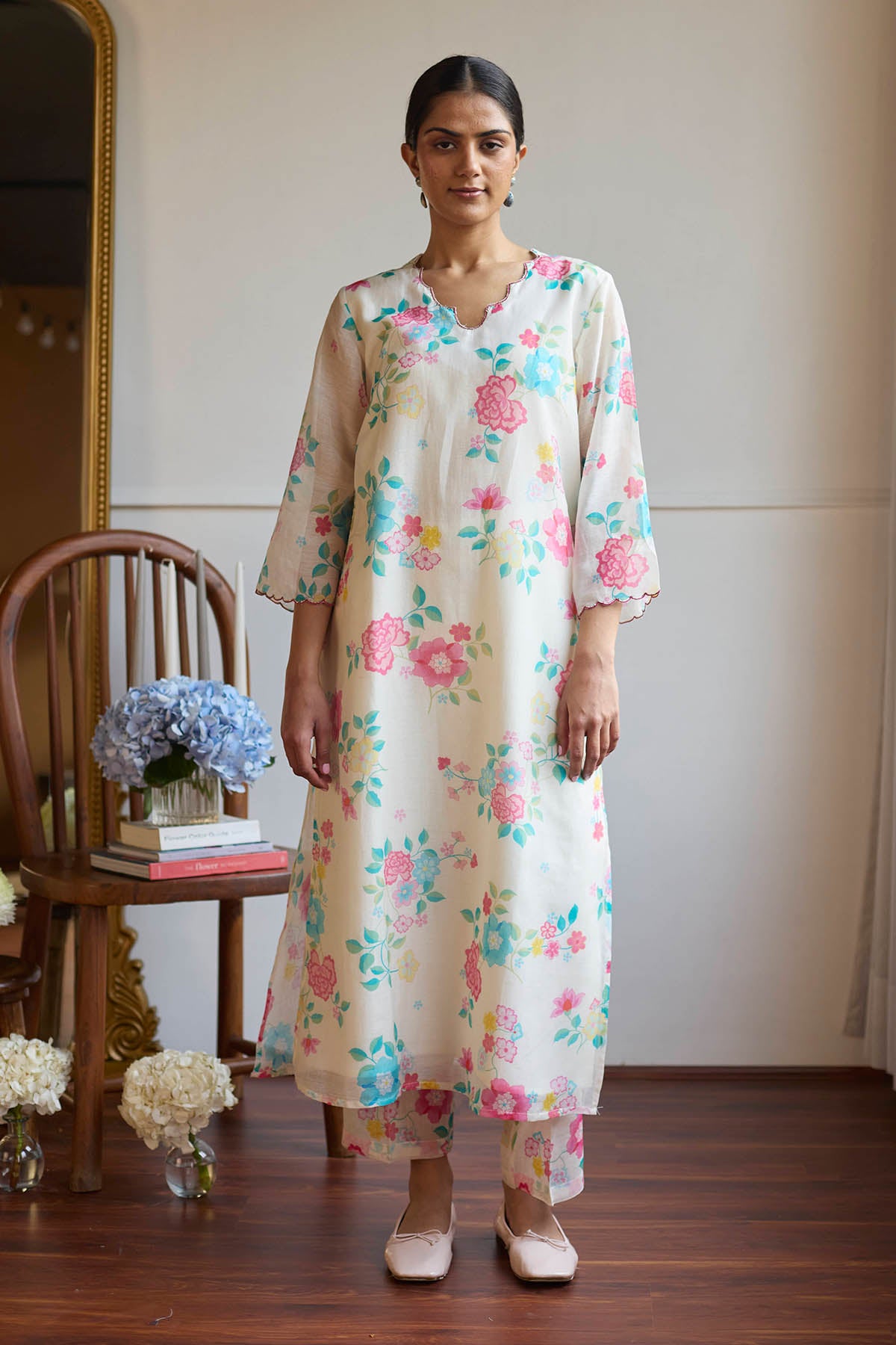 Floral Resham Ivory Kurta Set