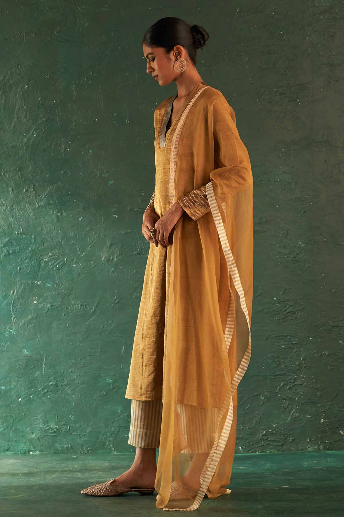 Gold Dori Work V-Neck Kurta Set
