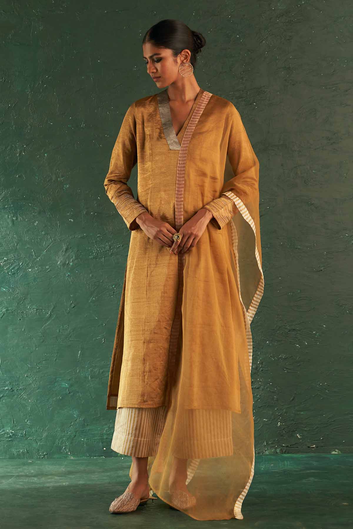 Buy Gold Dori Work V-Neck Kurta Set Online
