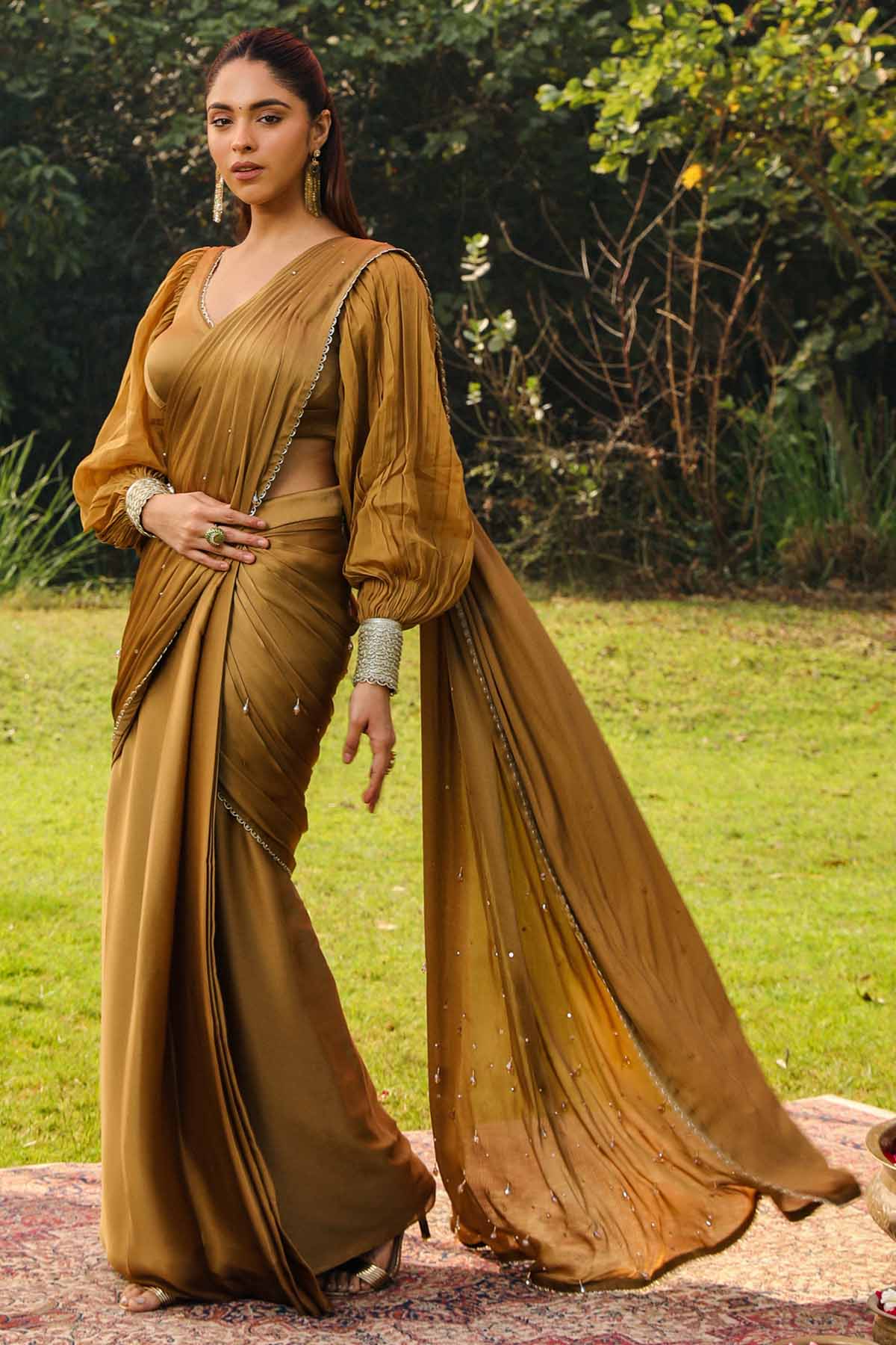 Gold Pre-Drape Saree & Blouse