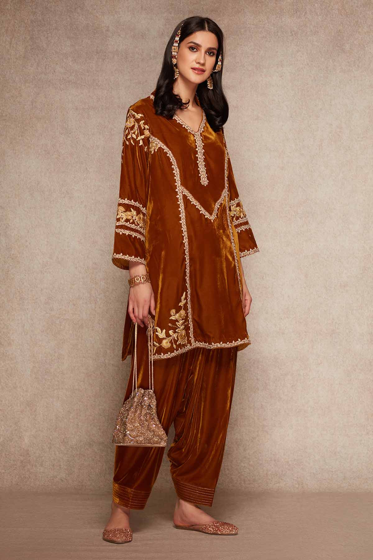 Gold Velvet V-Neck Kurta Set