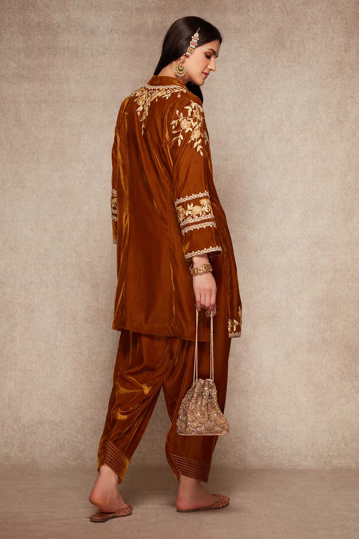 Gold Velvet V-Neck Kurta Set