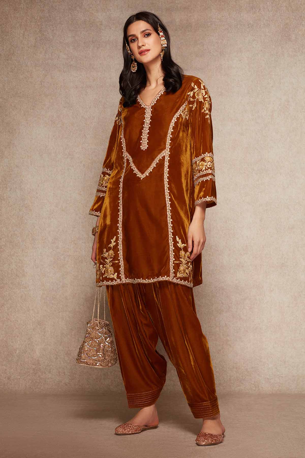 Gold Velvet V-Neck Kurta Set