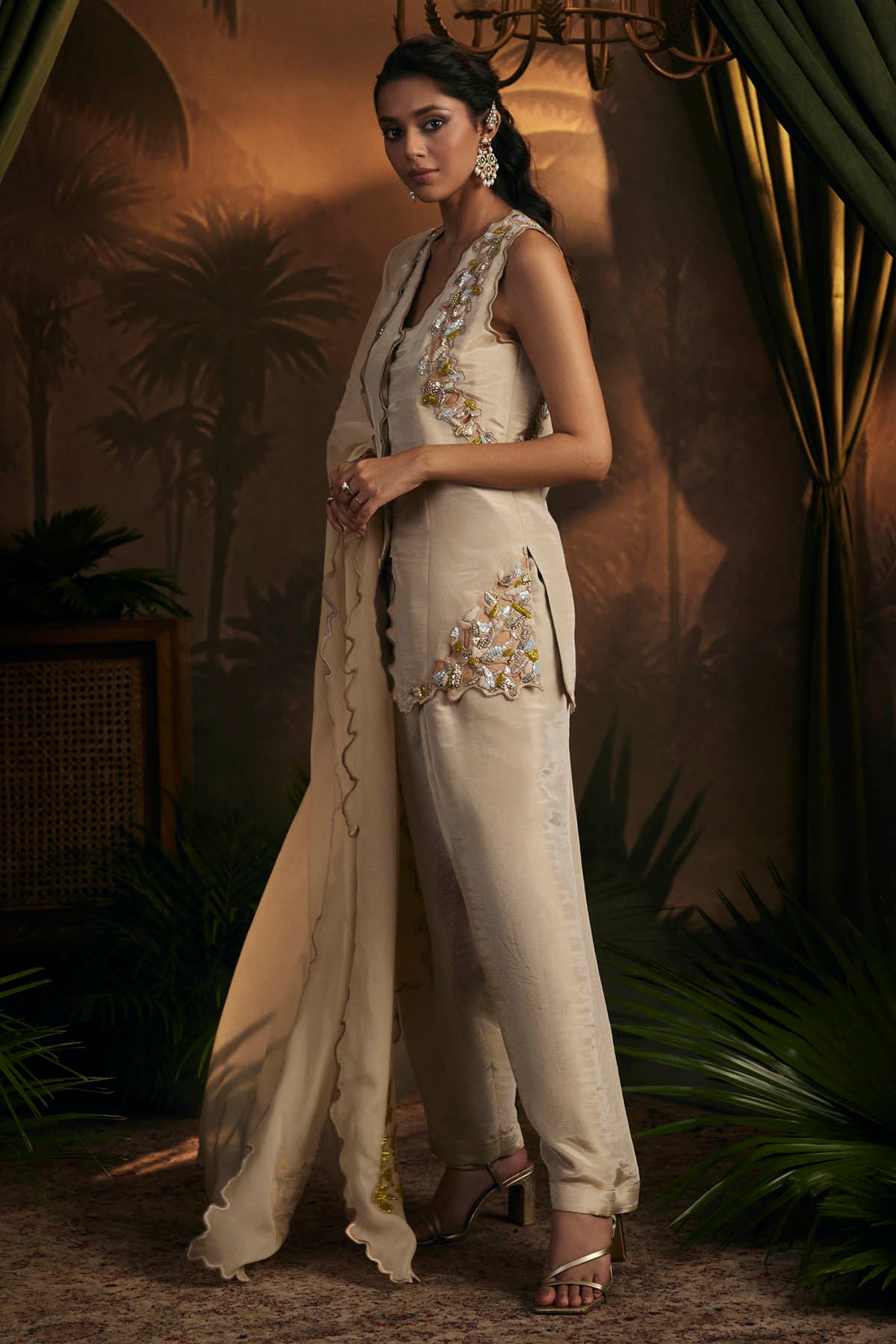 Gold Zari Sleeveless Tunic Set