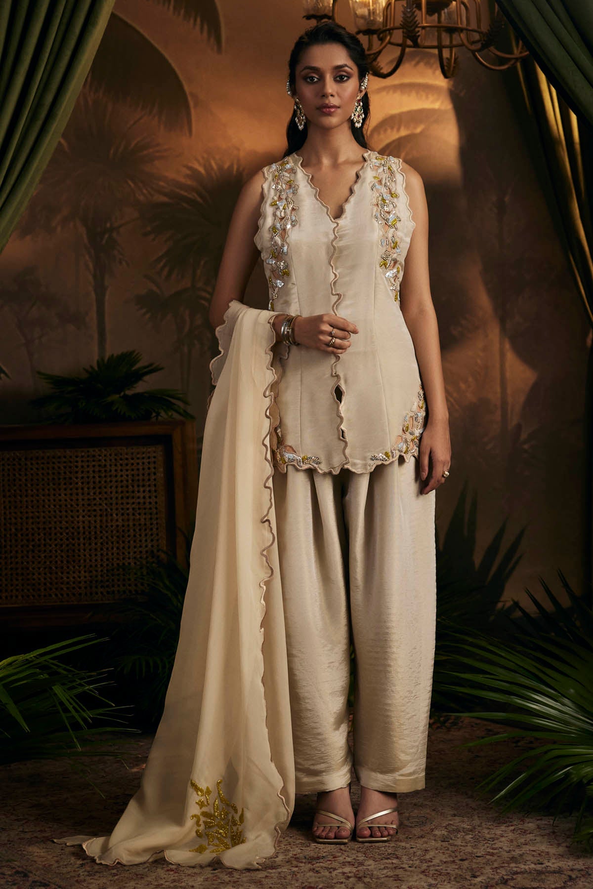 Buy Designer Gold Zari Sleeveless Tunic Set Online