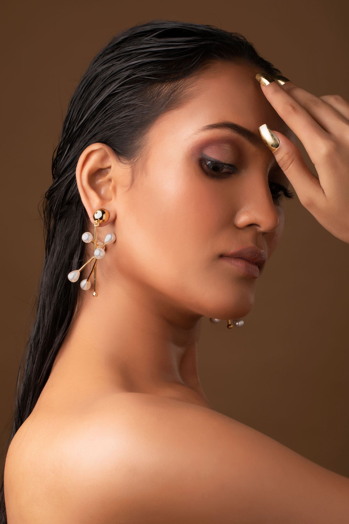 Grandiose Pearly Earrings