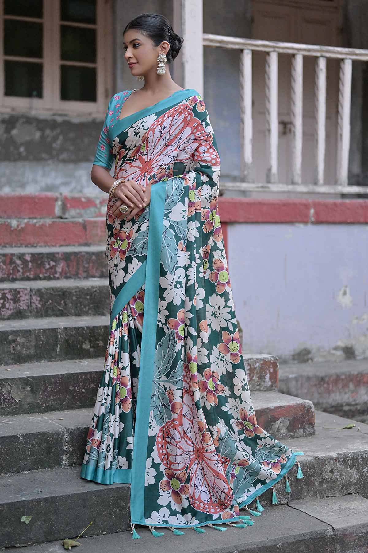 Green & Firozi Floral Print Saree