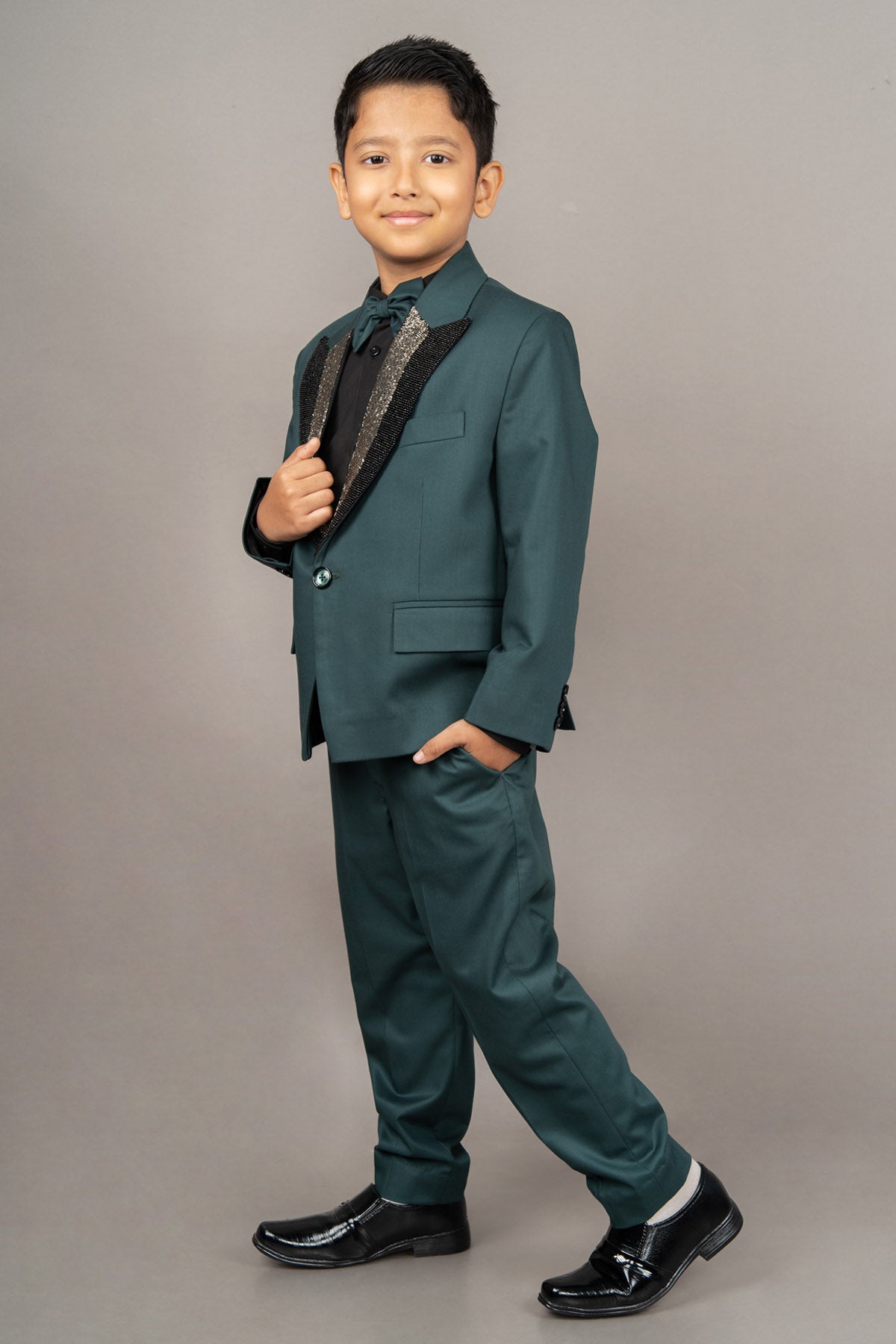 Green Lapel Embroidered Suit