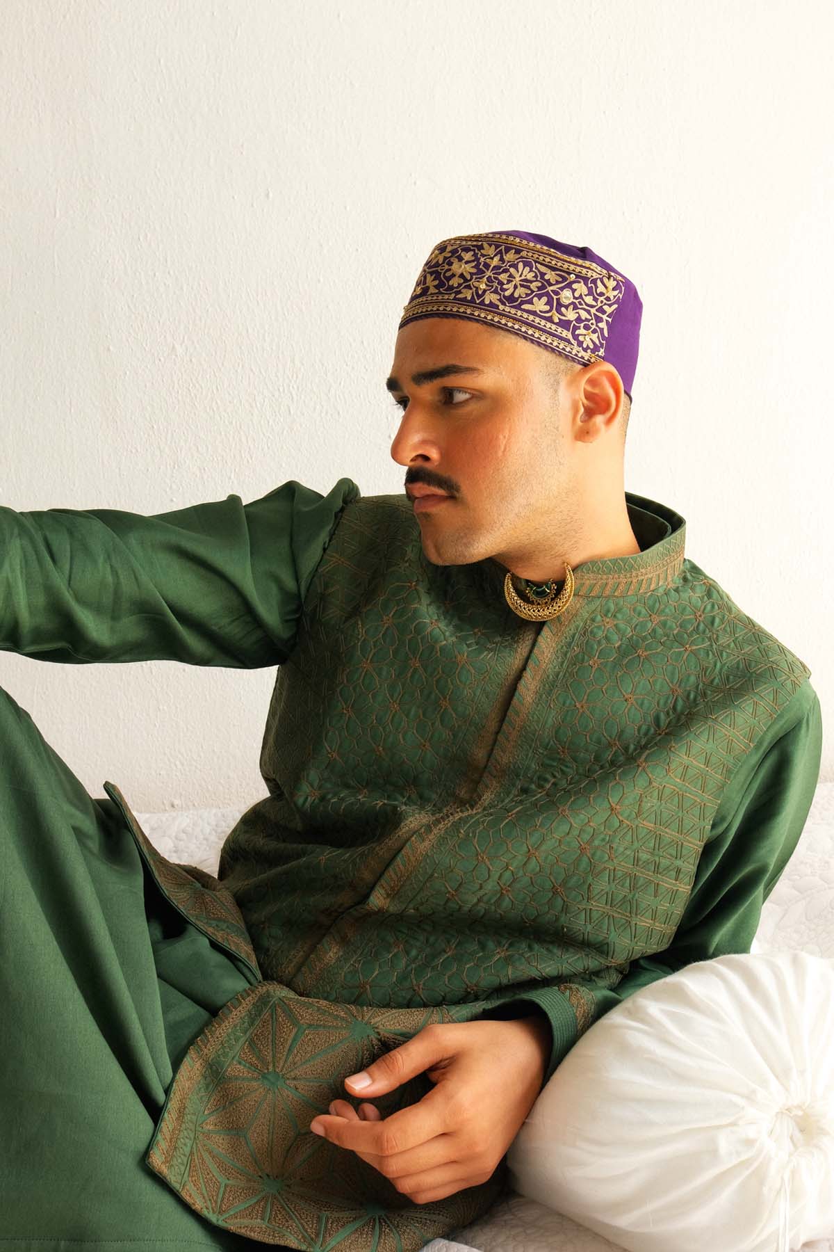 Green Aari Embroidered Bundi Set