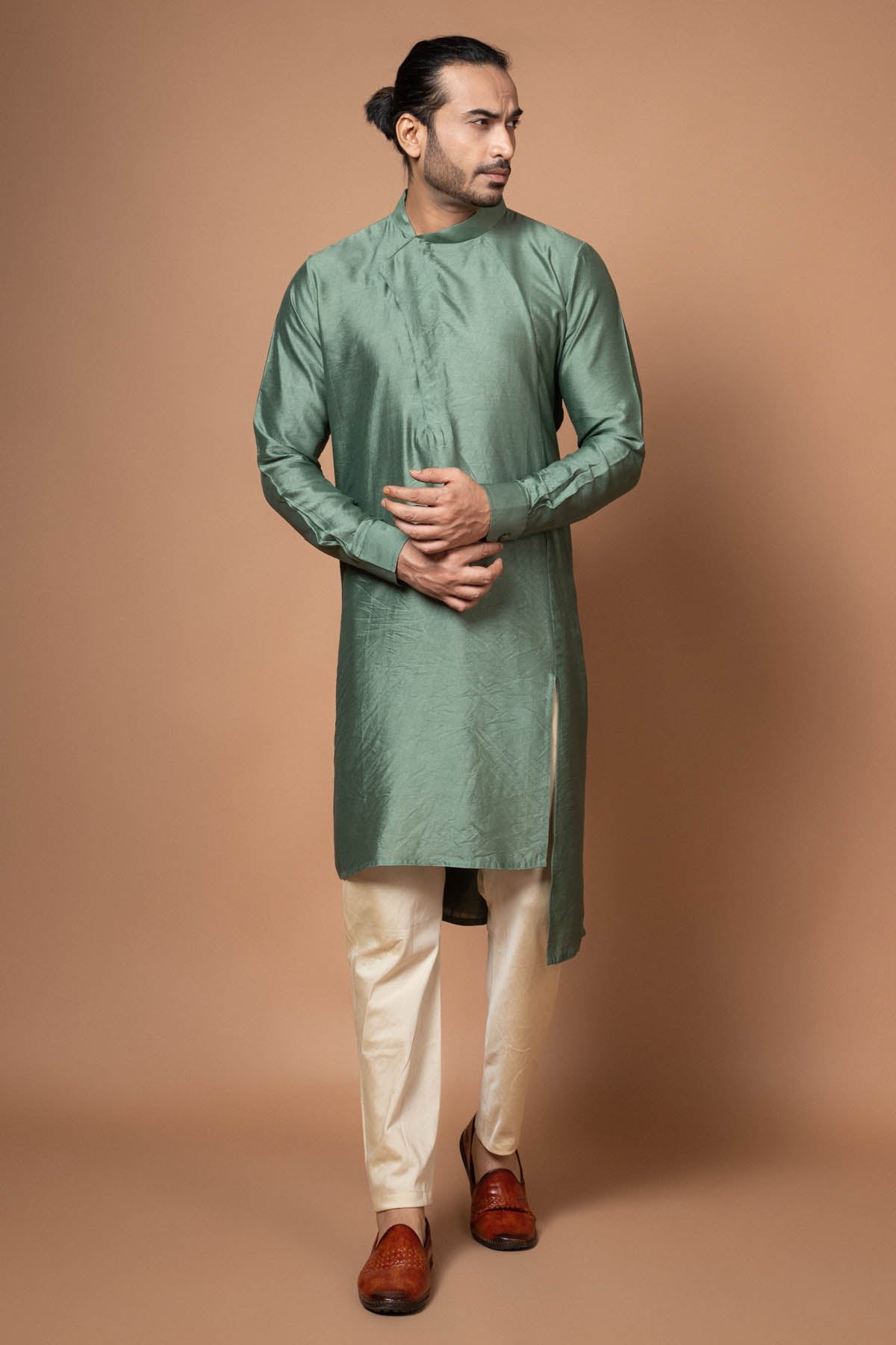 Priyanka Haralalka Green Cotton Silk Kurta & Pyjama for men online at ScrollnShops