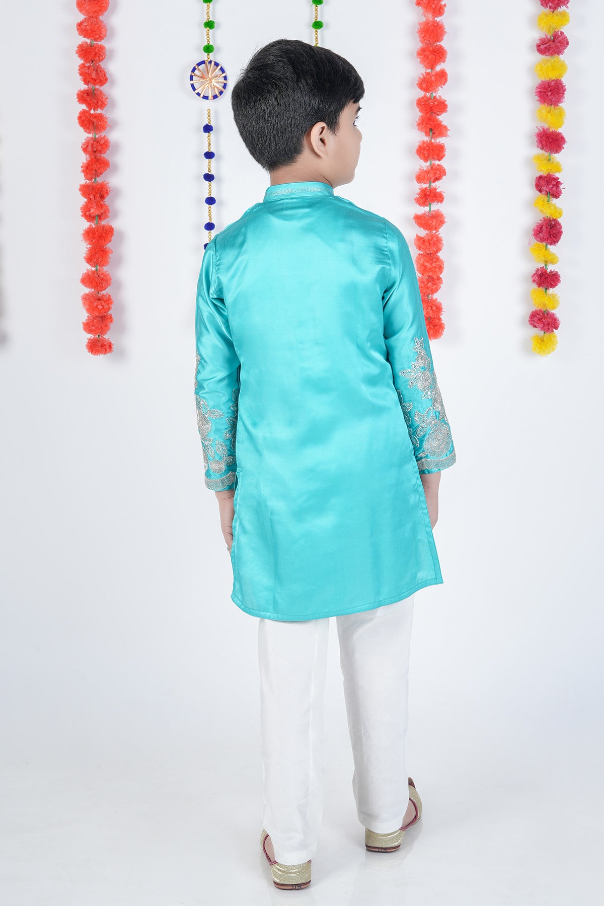 Green Embroidered Kurta & Pyjama