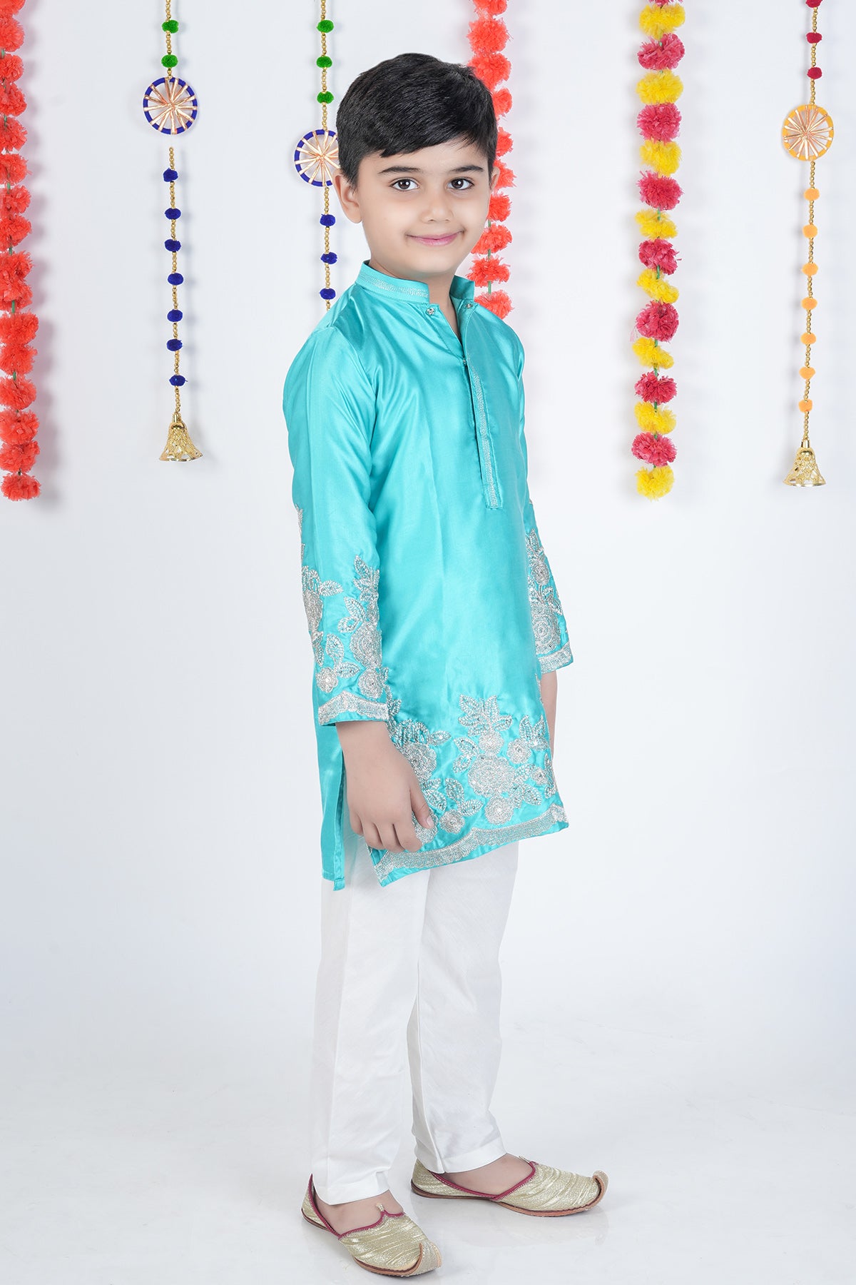 Green Embroidered Kurta & Pyjama