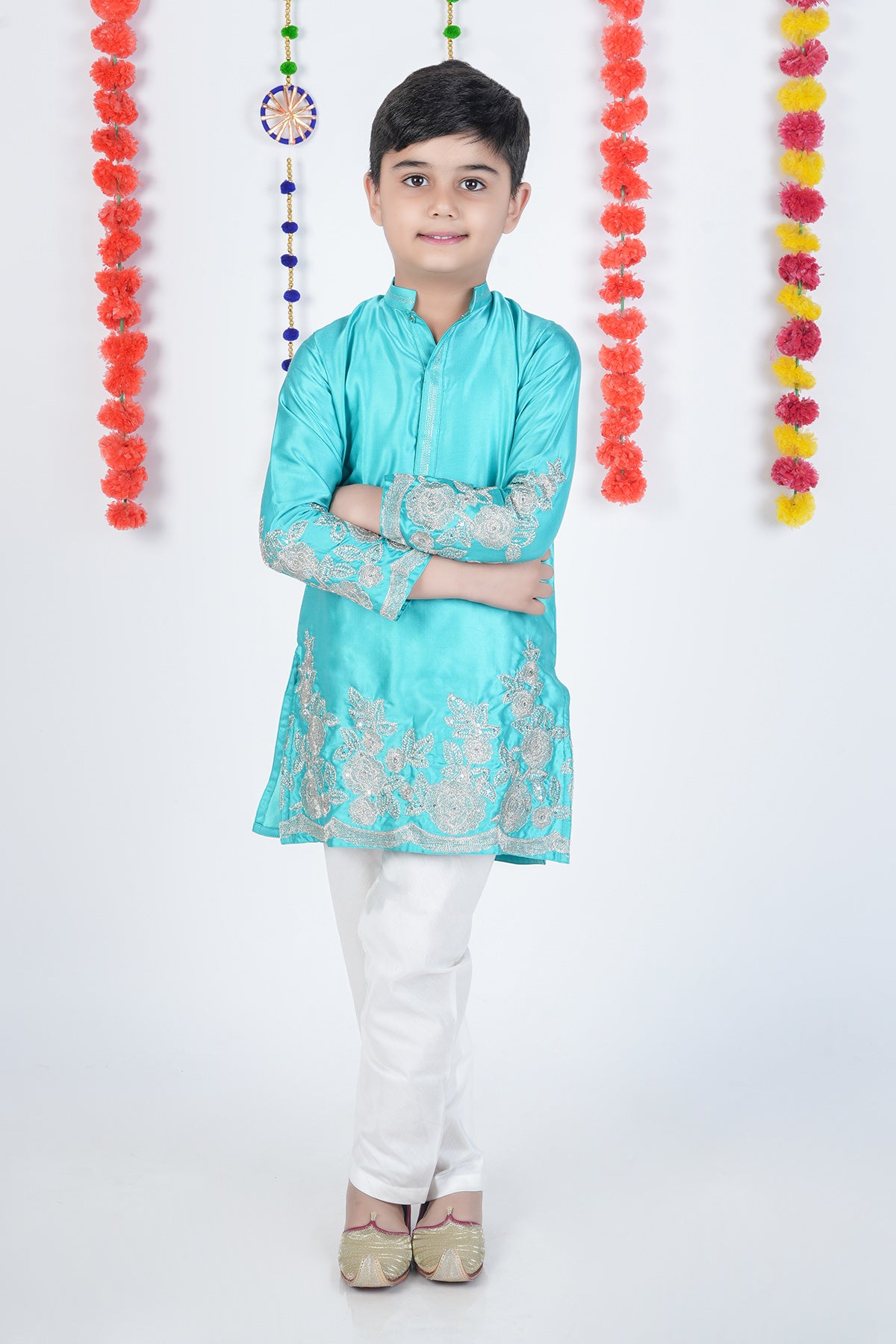 Green Embroidered Kurta & Pyjama