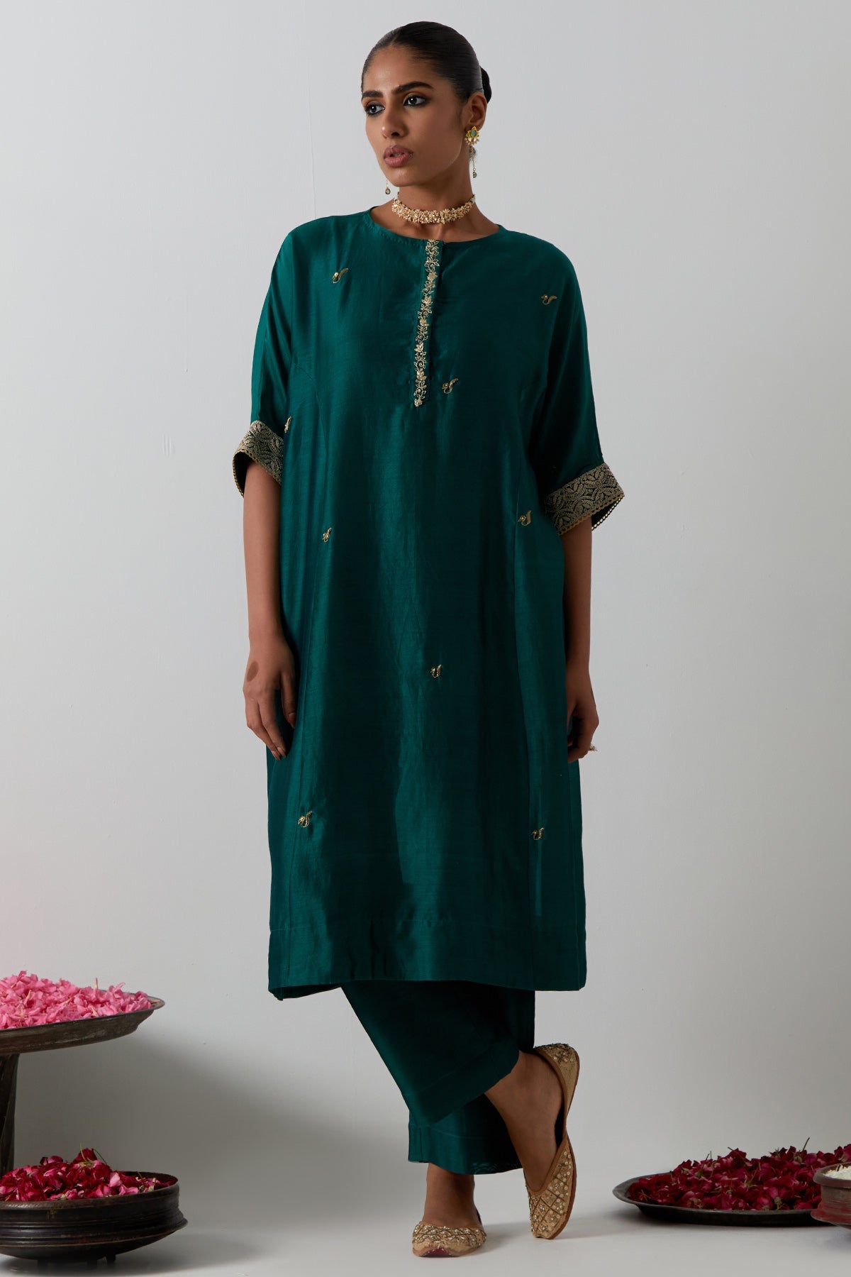 Buy Green Kaftan Style Kurta Set for women by Vinusto online available at scrollnshops