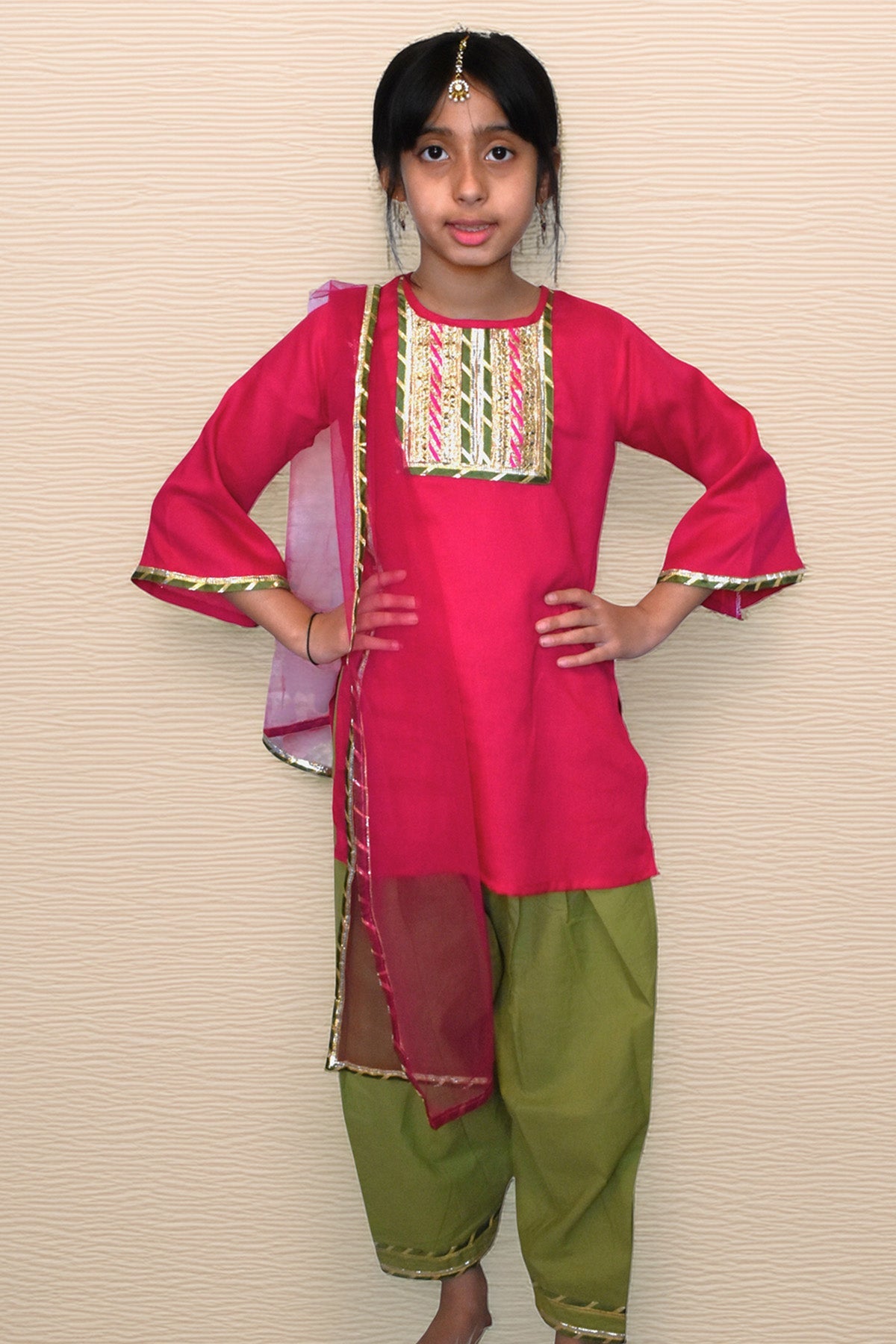 Buy Green Pink Embellish Kurta Set for Kids by ViYa online available at scrollnshops