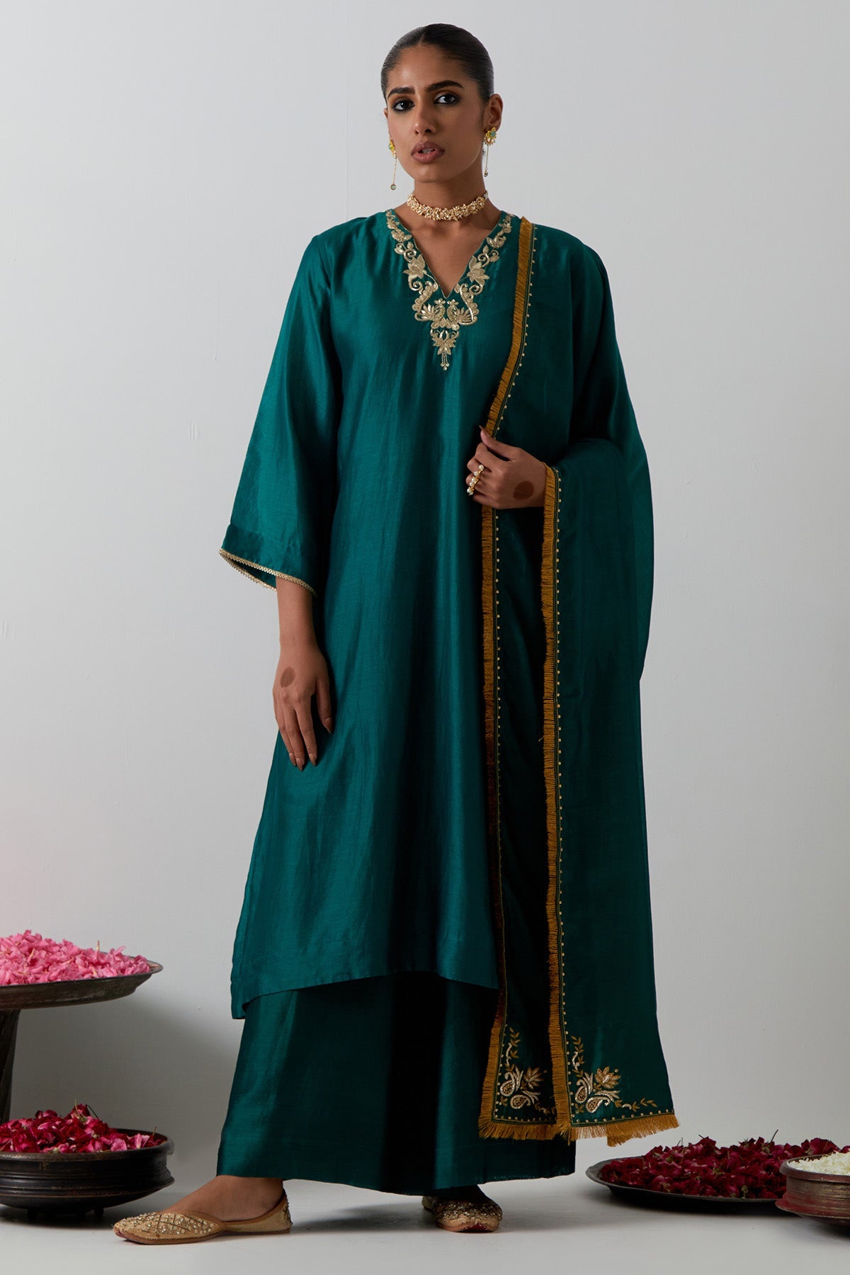 Buy Green Zardozi Flowy Kurta Set for women by Vinusto online available at scrollnshops