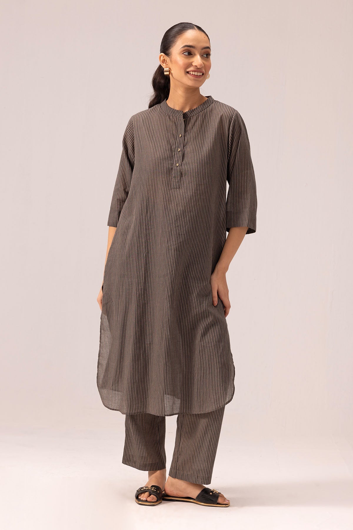 Buy Grey Handwoven Cotton Kurta Set By Label Shreya Sharma For Women Online at ScrollnShops