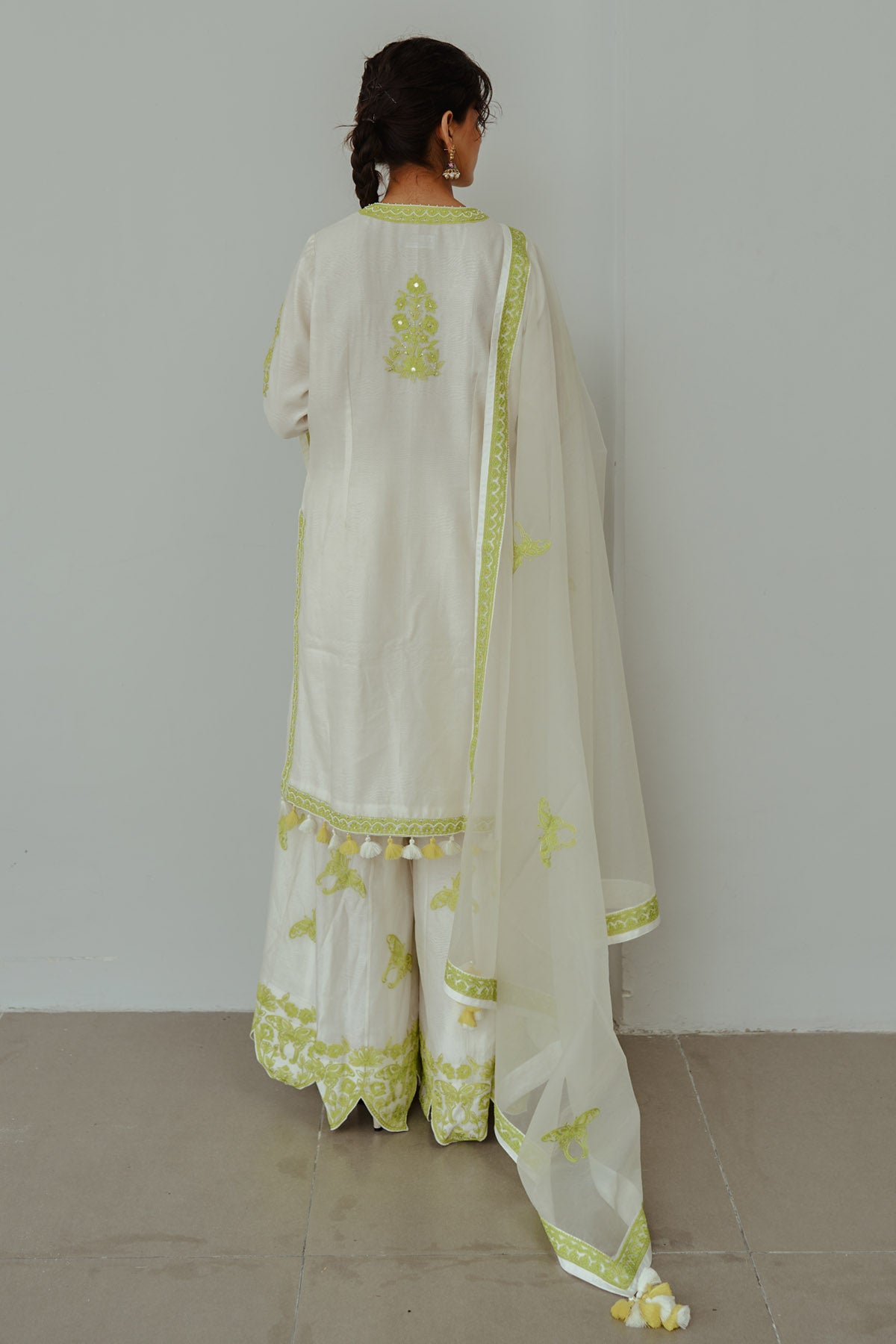 Ivory Aari Embroidered Kurta Set