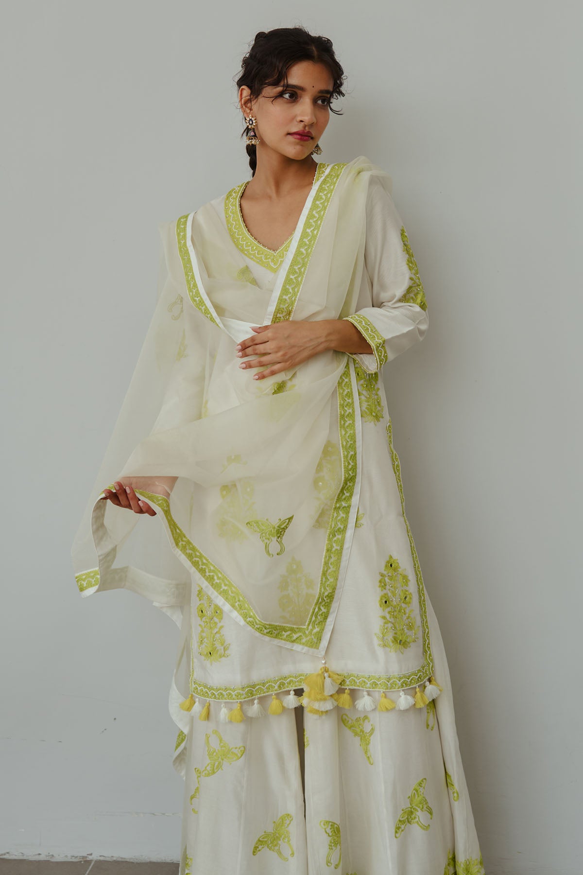 Ivory Aari Embroidered Kurta Set