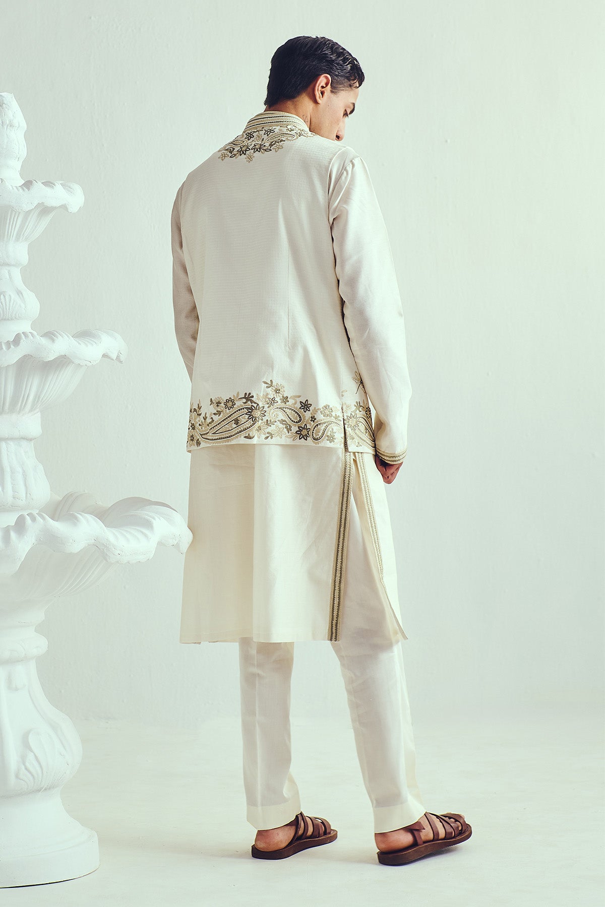 Ivory Aari Embroidered Bundi Set