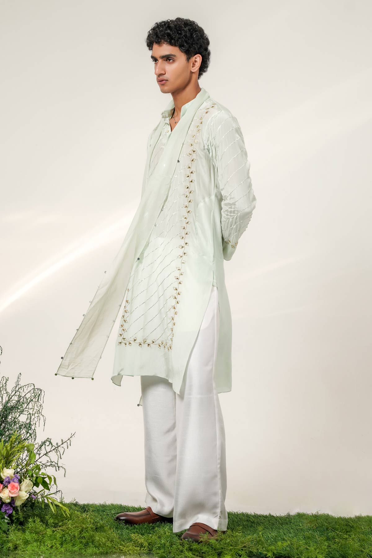 Ivory And Blue Zari Kurta Set