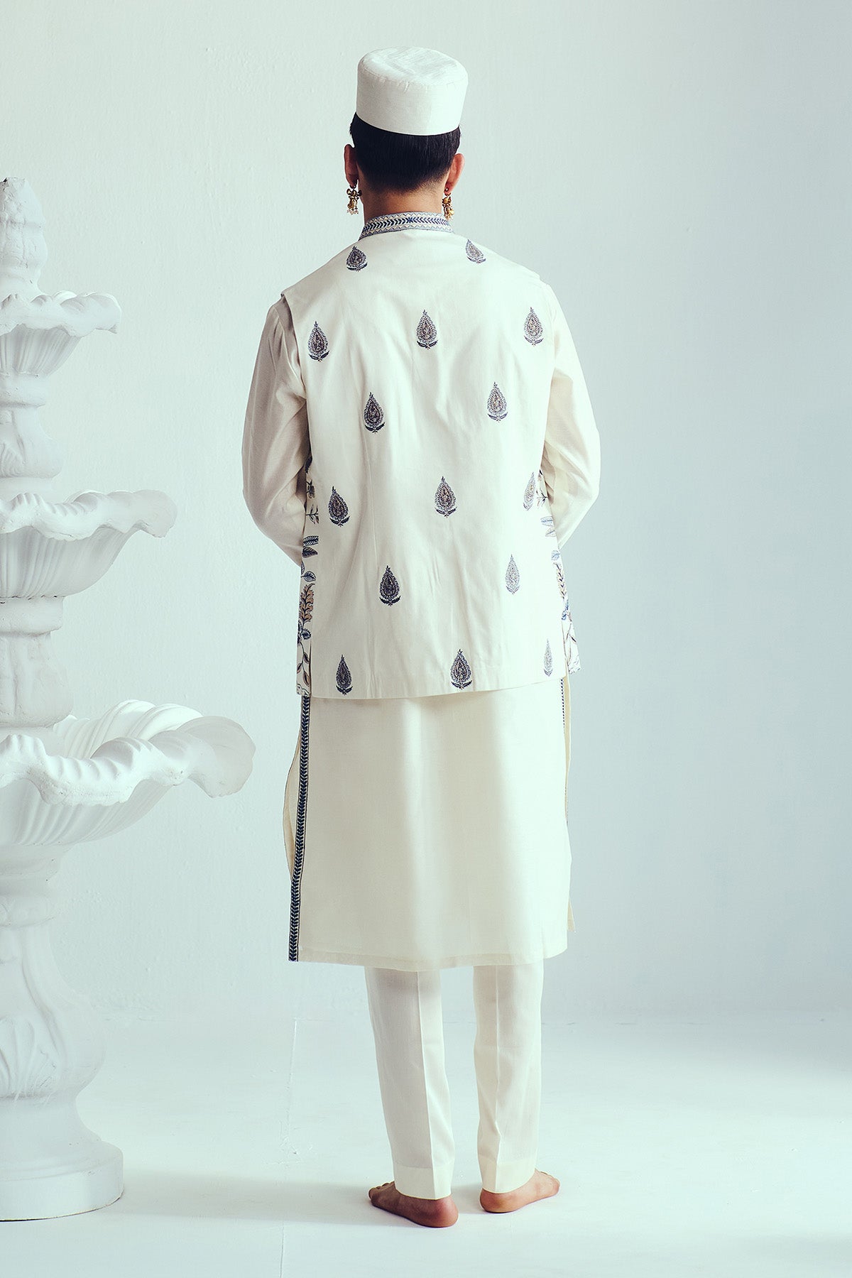 Ivory Resham Work Bundi Set