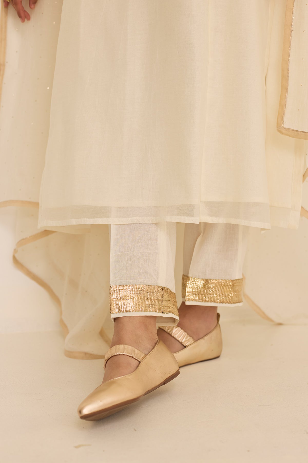 Ivory Zari Chanderi Kurta Set