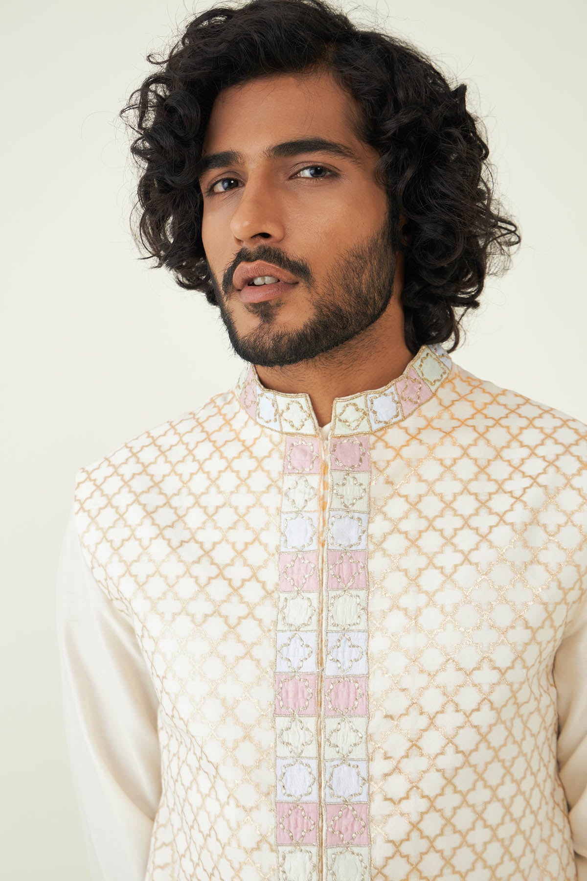 Jaal Embroidered Bundi Set