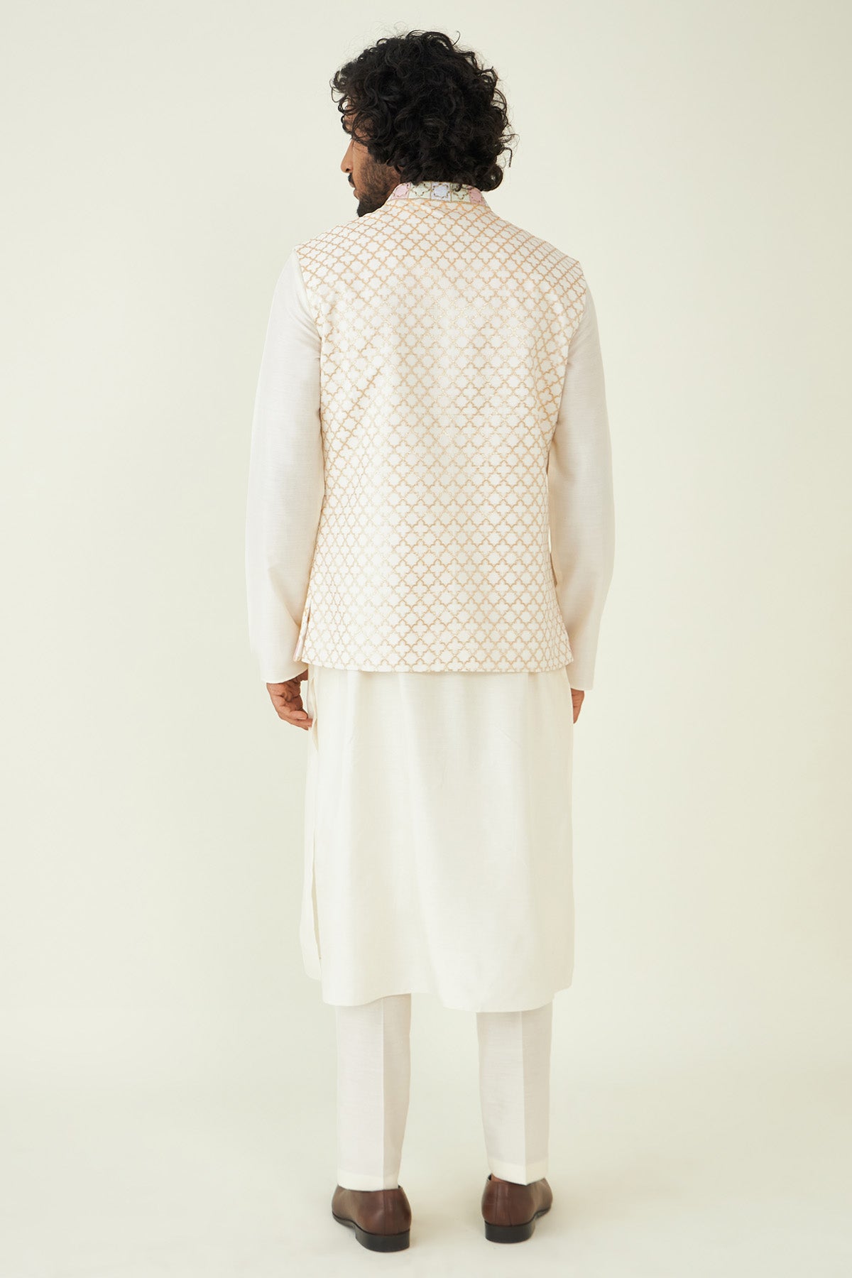 Jaal Embroidered Bundi Set