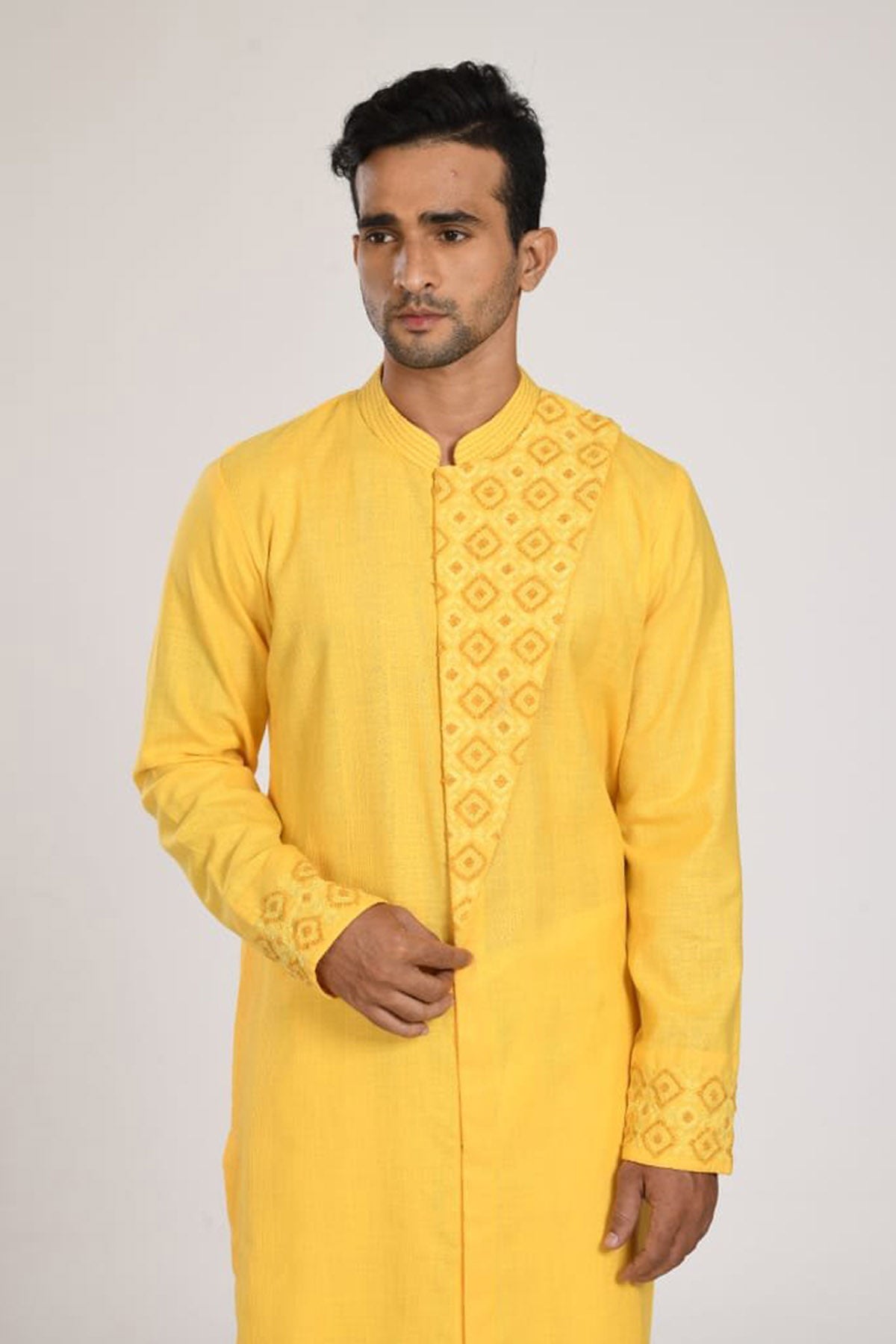 Katha Embroidered Kurta Set