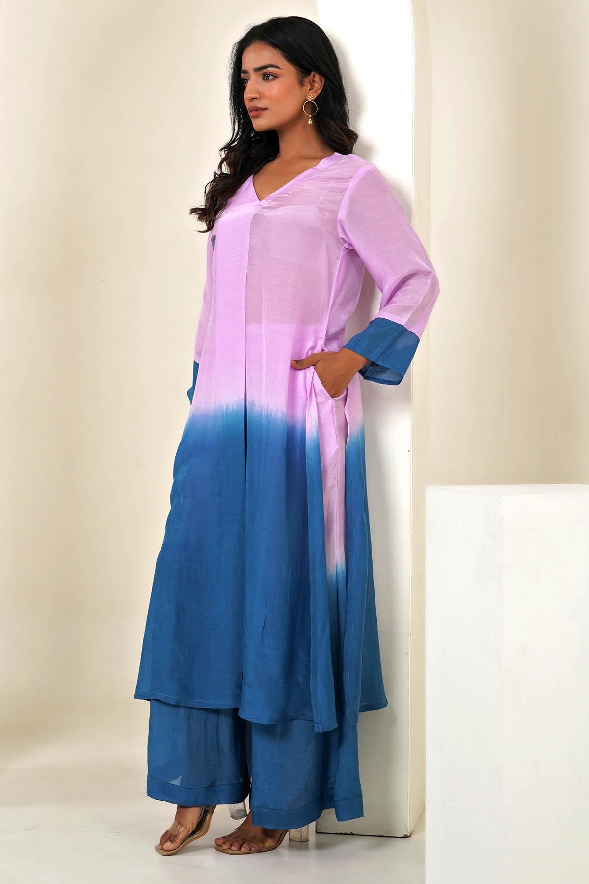Lavender V-Neck Kurta & Pants