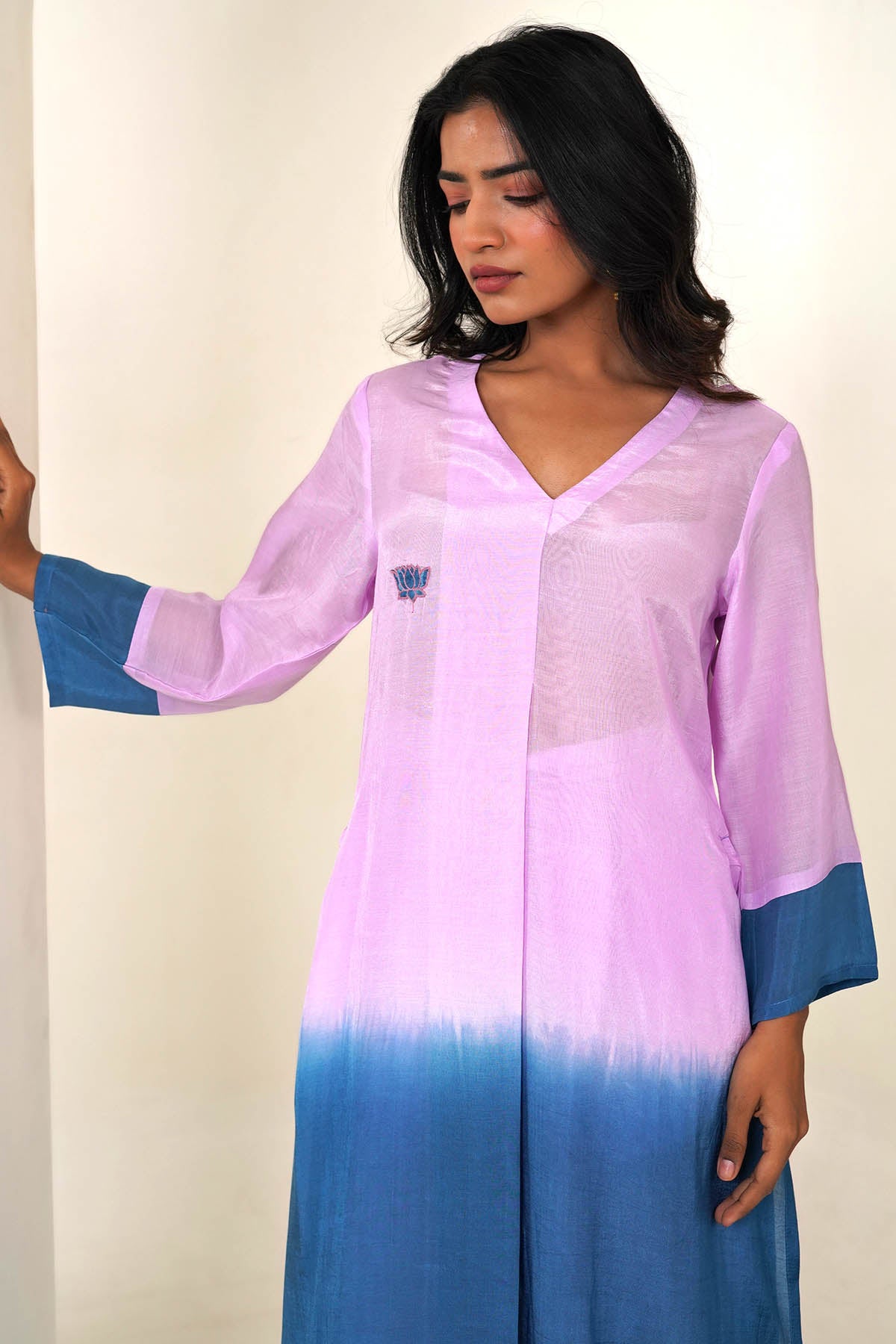 Lavender V-Neck Kurta & Pants