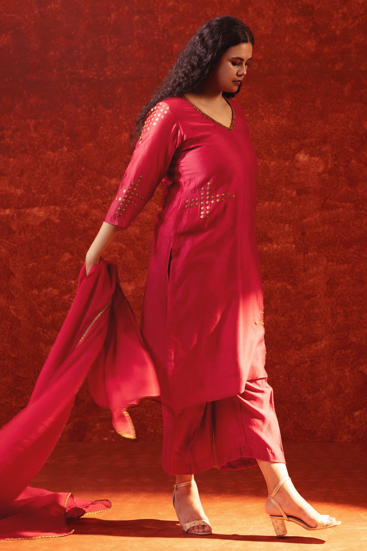 Metal Flower Magenta Kurta Set