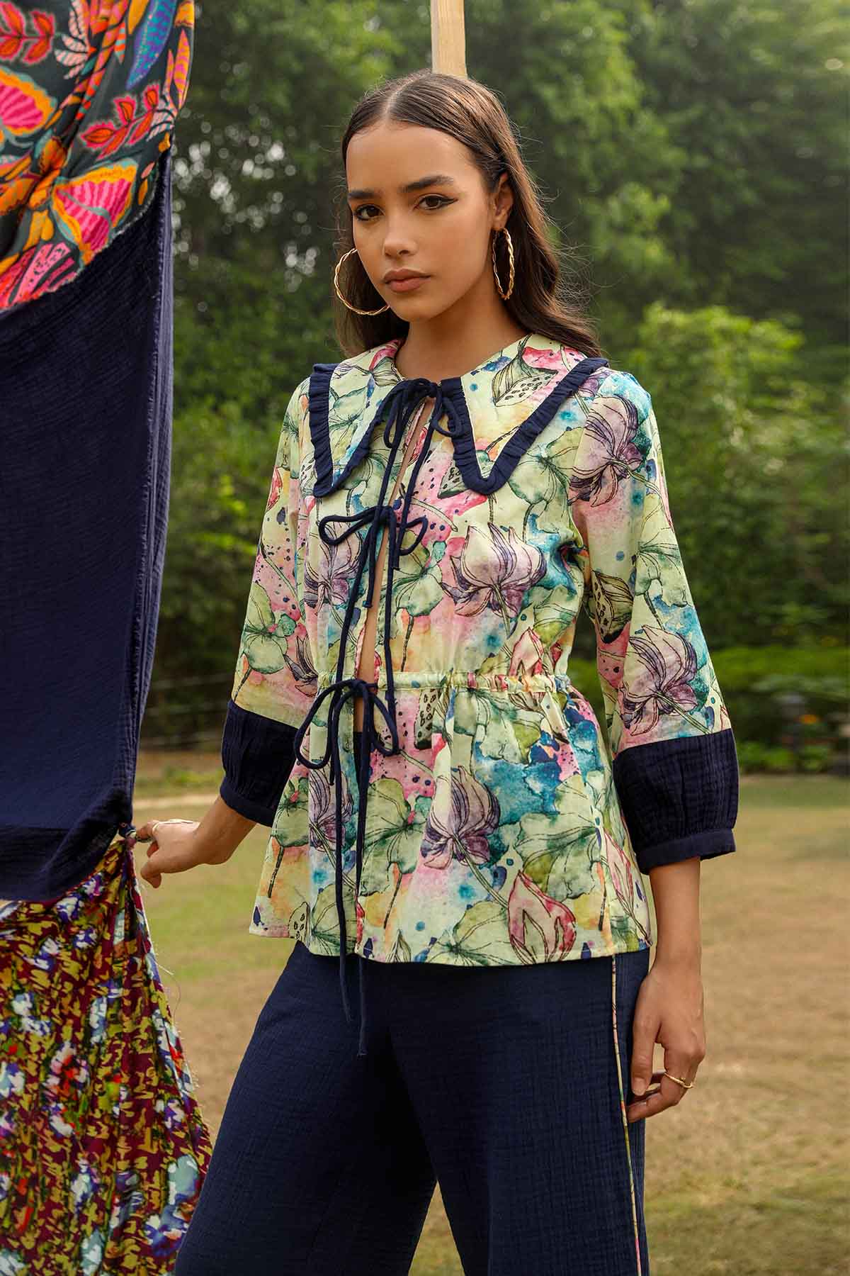 Multicolor Printed Collar Top