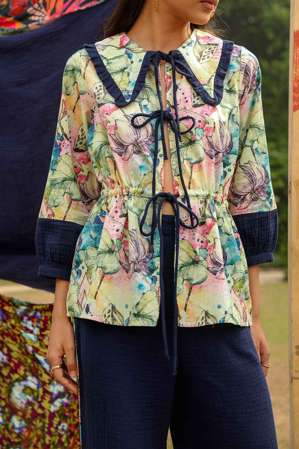 Multicolor Printed Collar Top