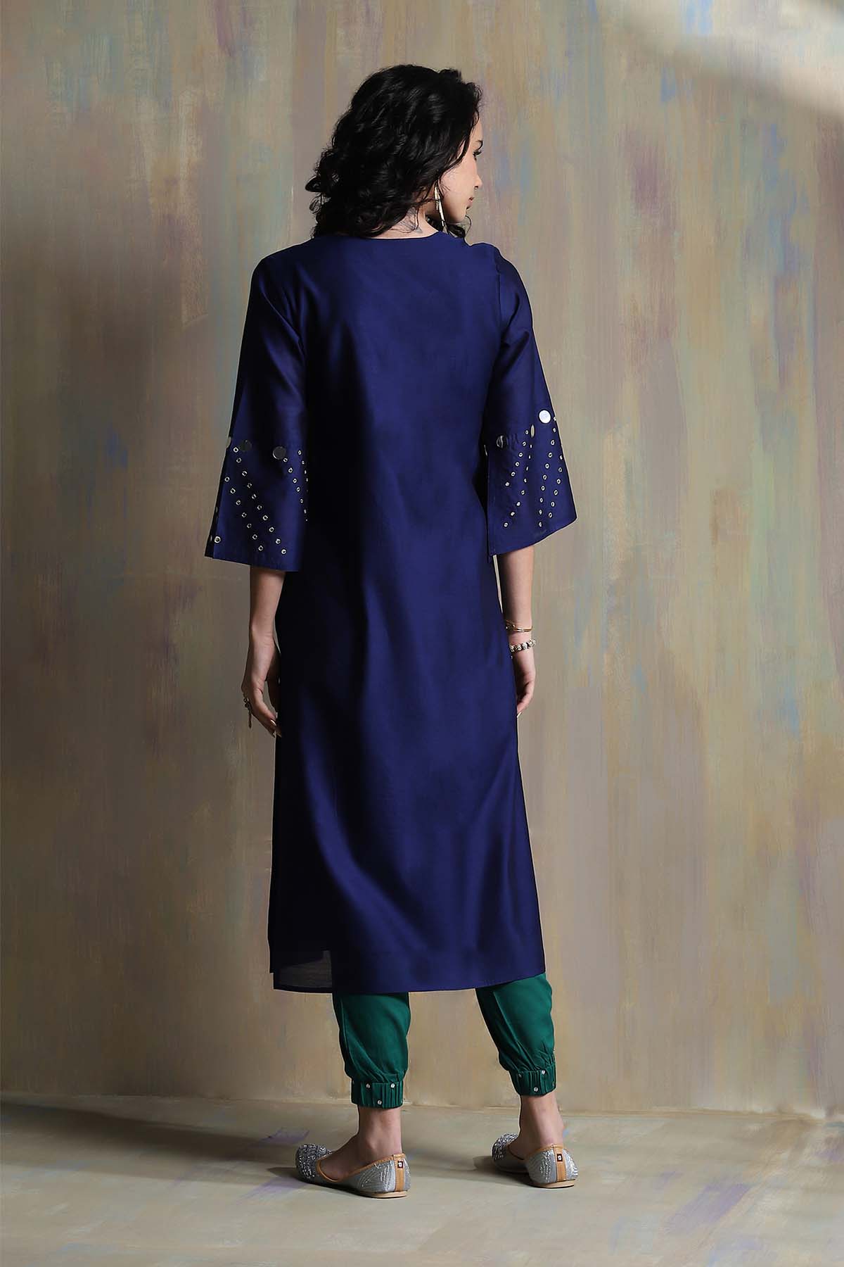 Multicolor V-Neck Kurta Set