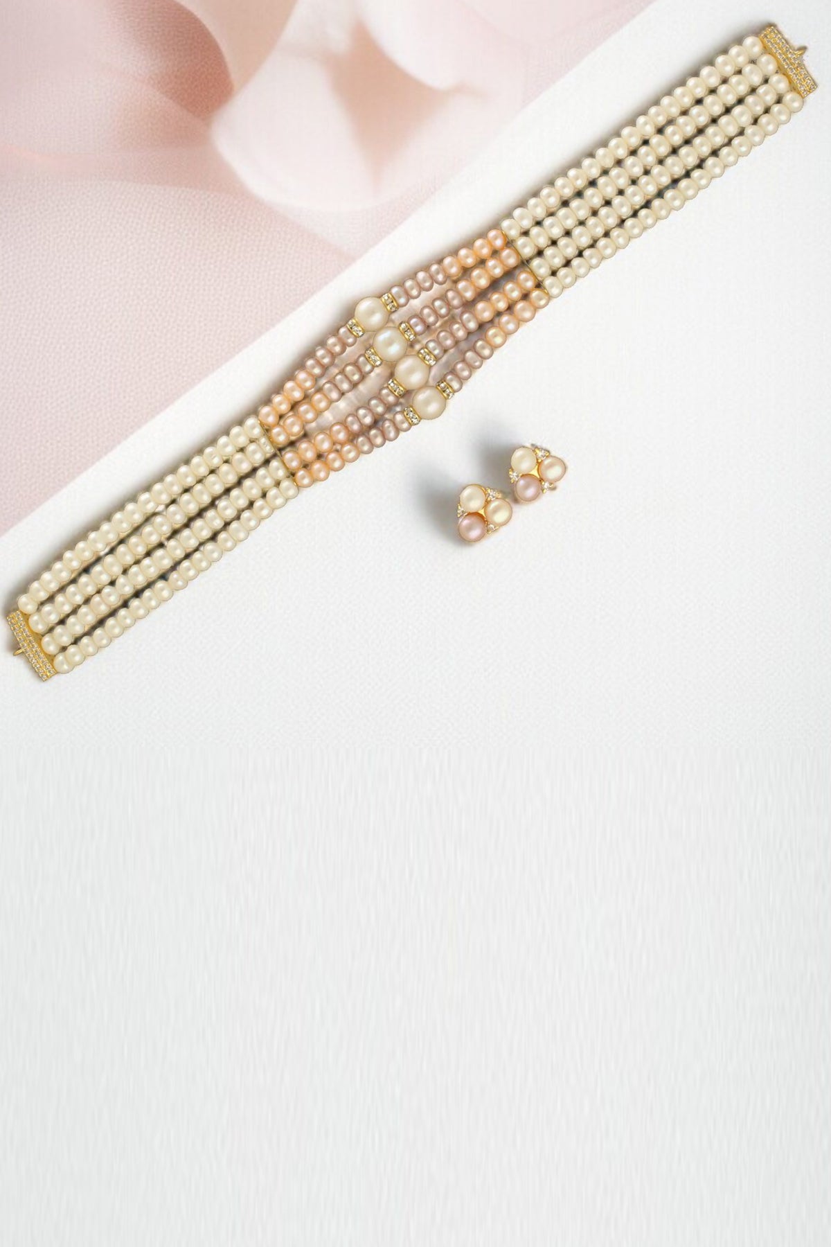 Multicolour Cubic Choker Set