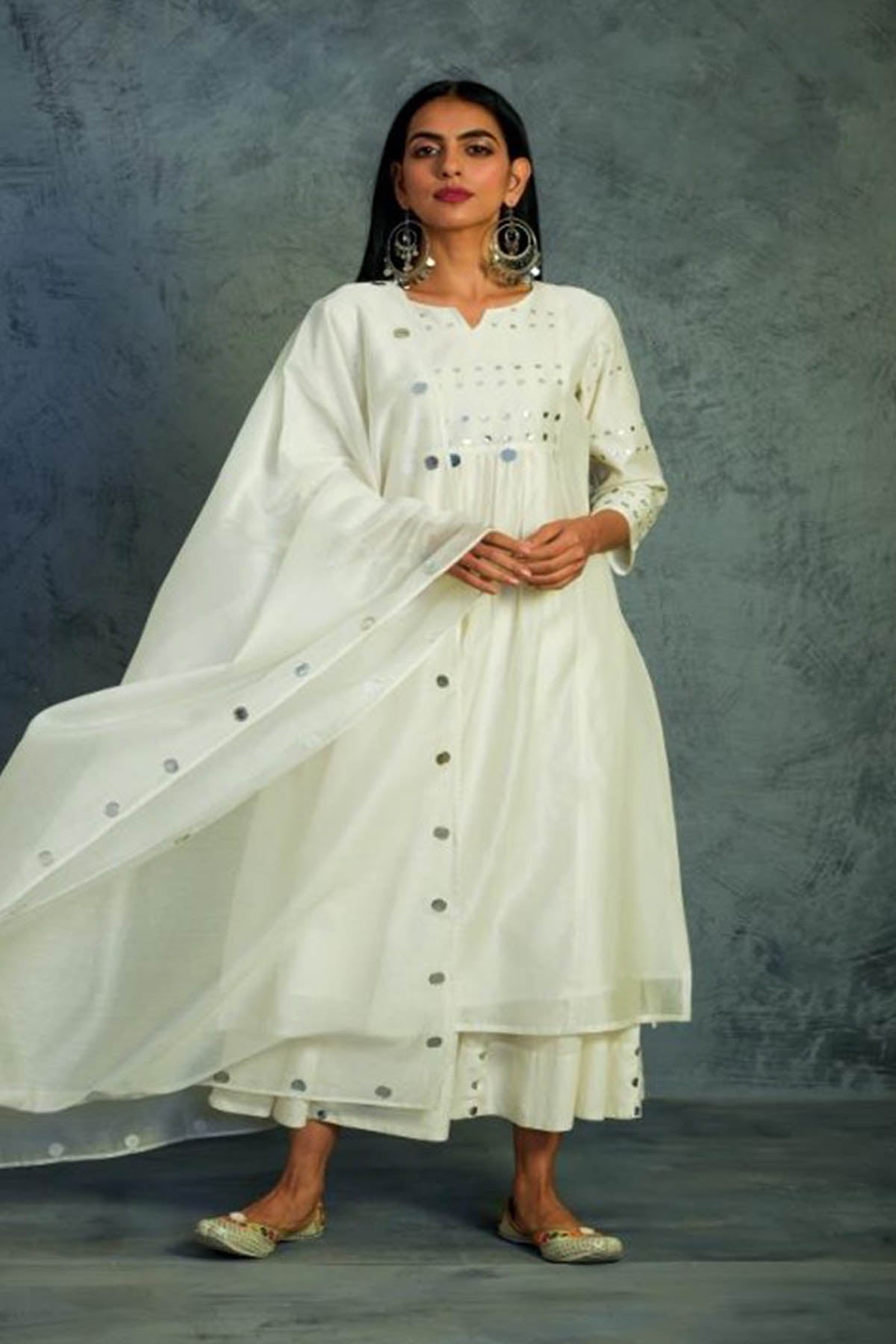 Buy Off-White Mirror Work Kurta Set Online