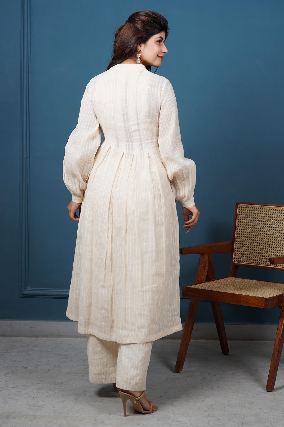 Off-White Smocked Kurta & Pants