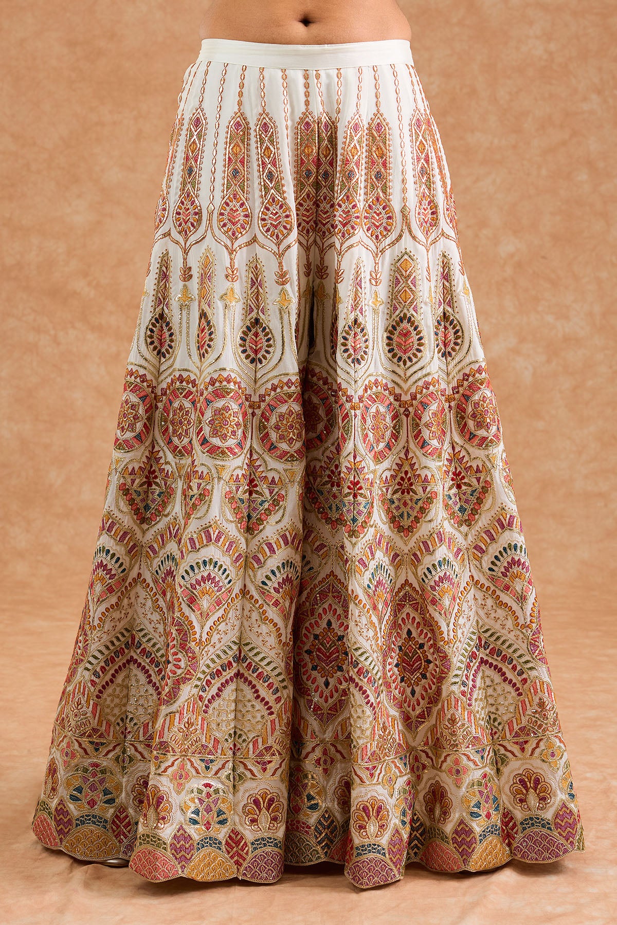 Off White Thread Work Kurta Set