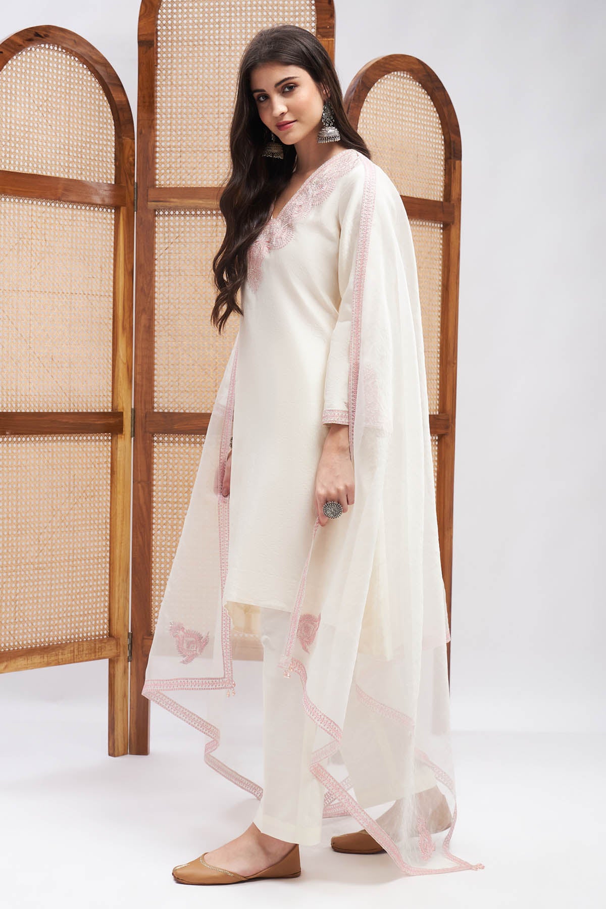 Offwhite Resham & Zari Kurta Set