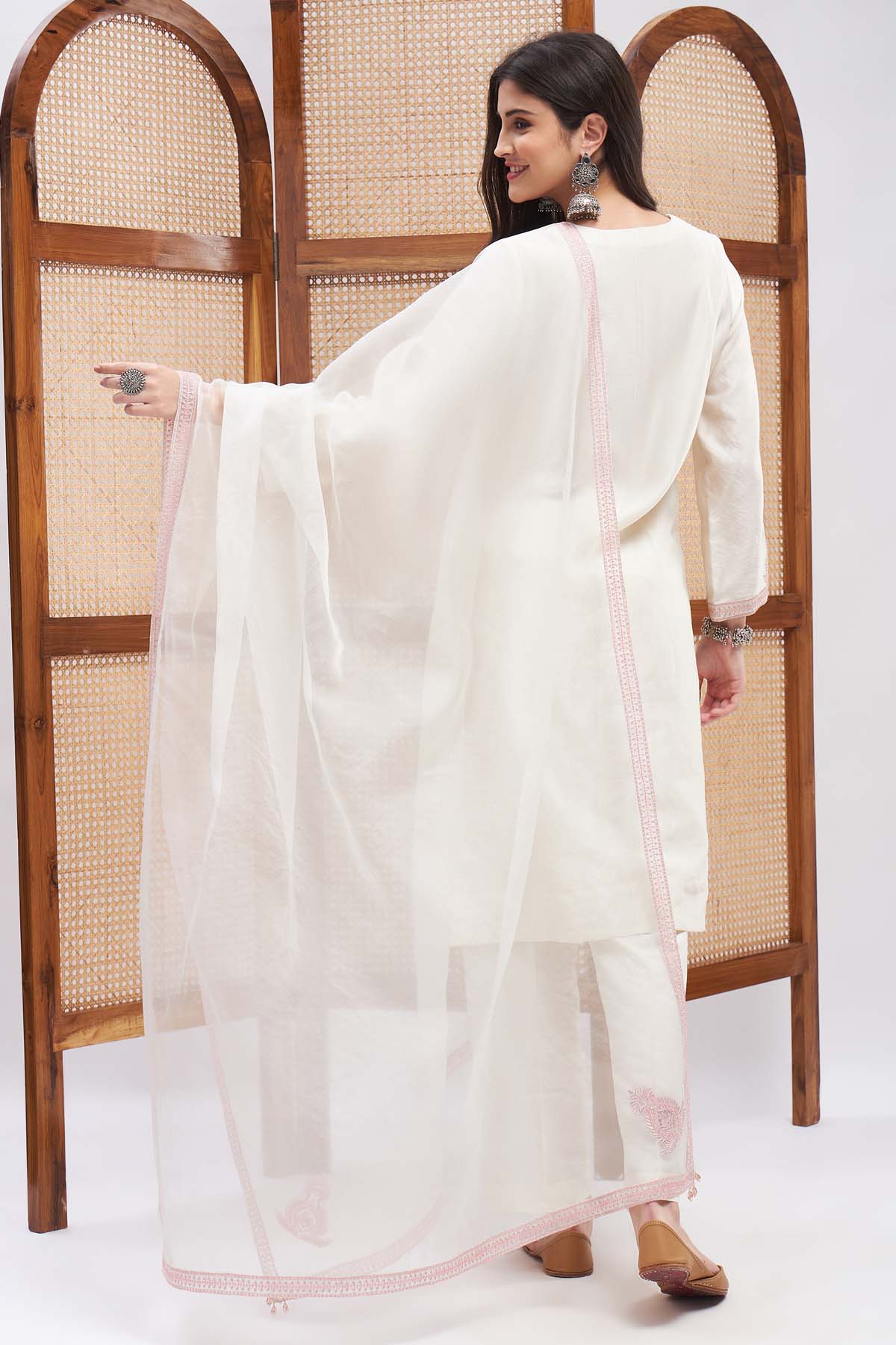 Offwhite Resham & Zari Kurta Set