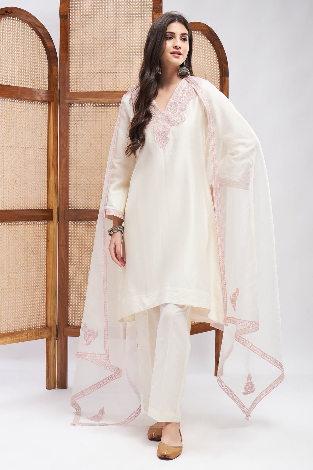 Offwhite Resham & Zari Kurta Set