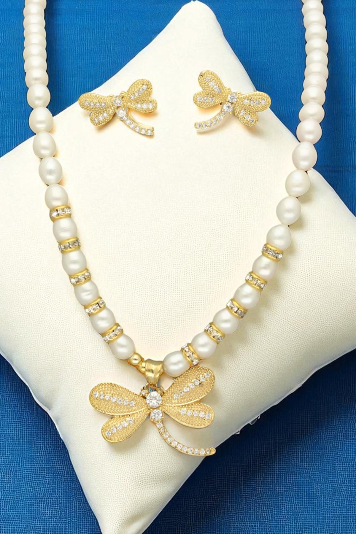Oval Pearl White Jewellery Set