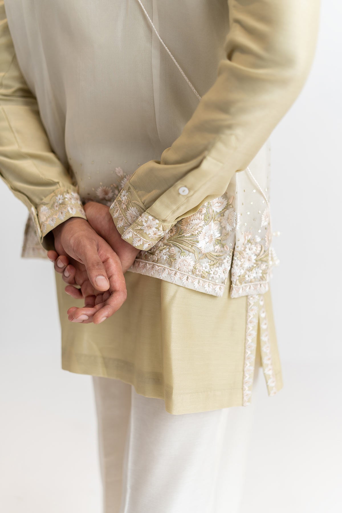 Pale Hand Embroidery Bundi Set