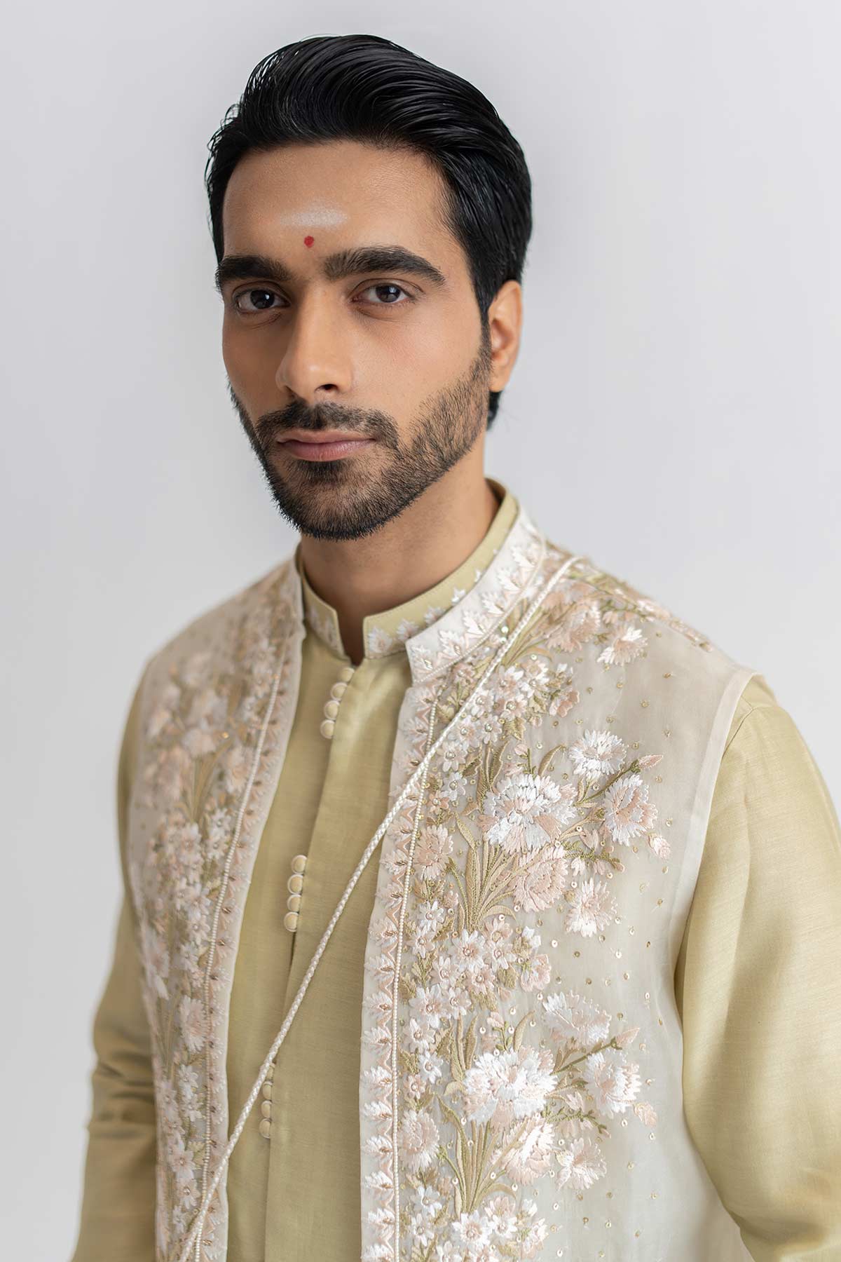 Pale Hand Embroidery Bundi Set