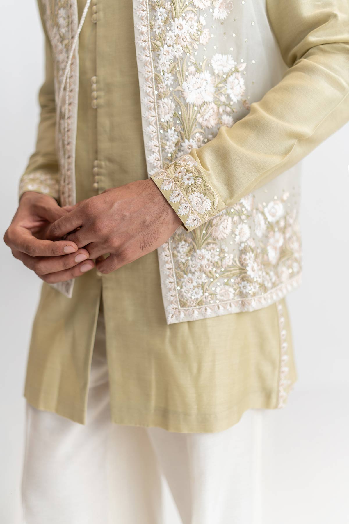 Pale Hand Embroidery Bundi Set
